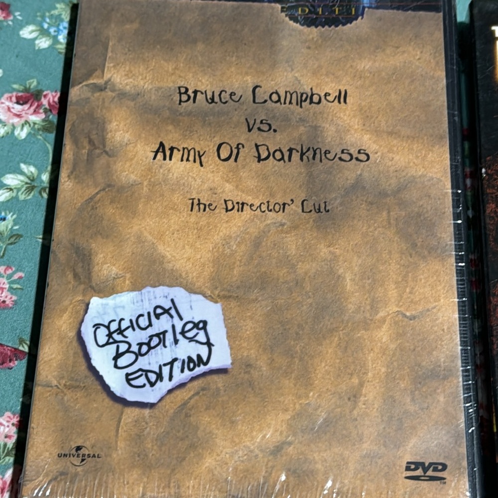 NEW! Army of Darkness! The DESCENT, The Walking Dead season 2. Unopened DVD’s 📀